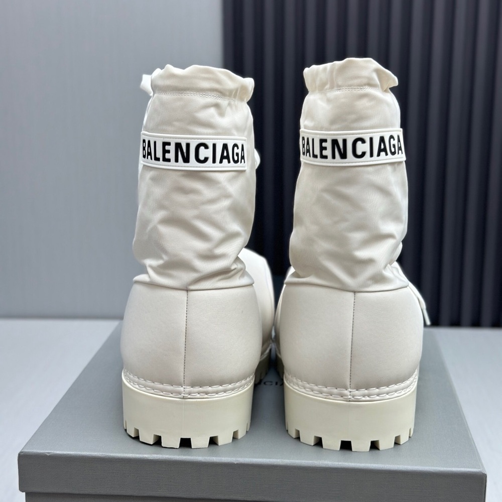 Balenciaga White Insulated Snow Boots - Picture 5 of 8